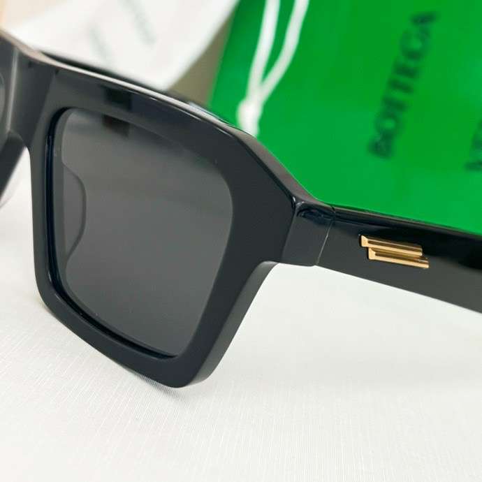 Picture of Bottega Veneta Sunglasses _SKUfw50793417fw